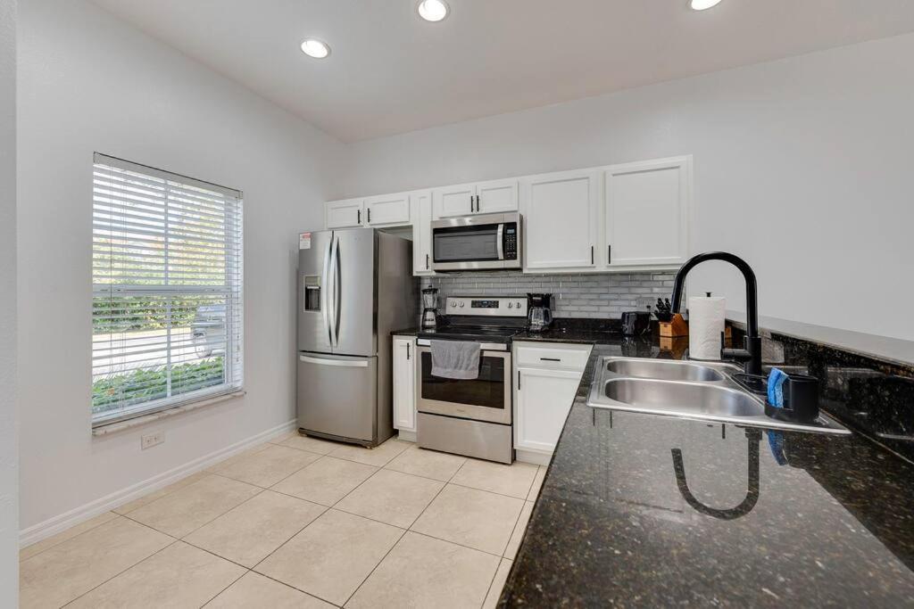Welcome To Villa Azul, Your Home Away From Home! Kissimmee Bagian luar foto