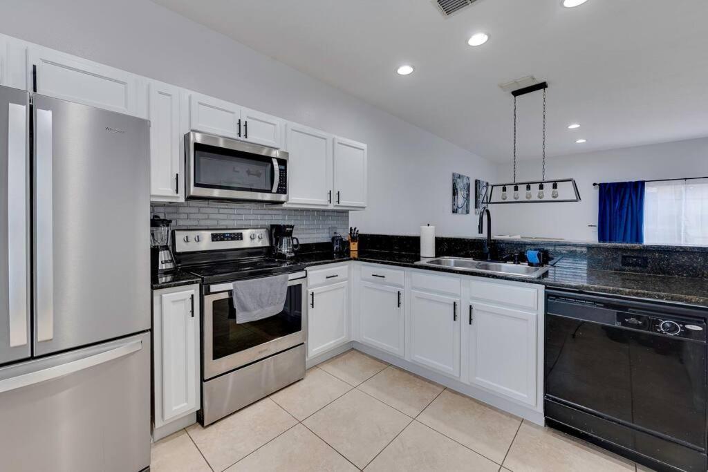 Welcome To Villa Azul, Your Home Away From Home! Kissimmee Bagian luar foto